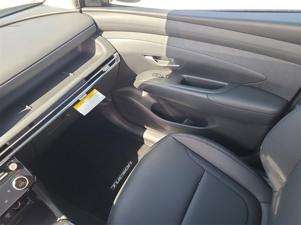 new 2025 Hyundai TUCSON Hybrid car, priced at $35,257