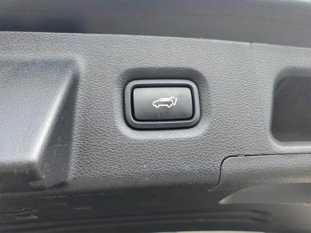used 2022 Hyundai Santa Fe car, priced at $17,498