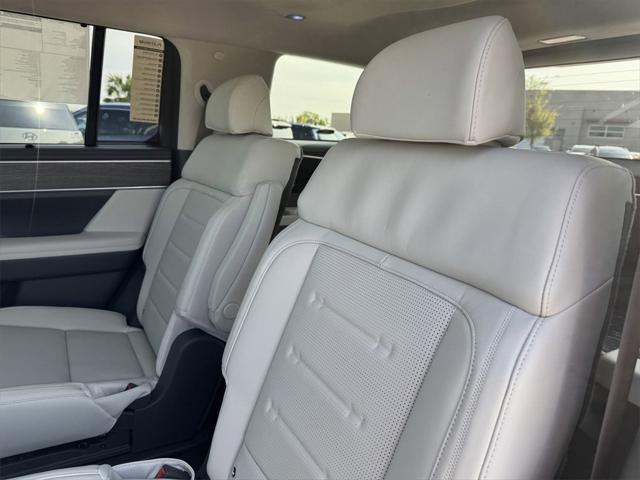 new 2025 Hyundai Santa Fe car, priced at $45,231