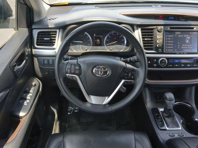 used 2019 Toyota Highlander car, priced at $28,462