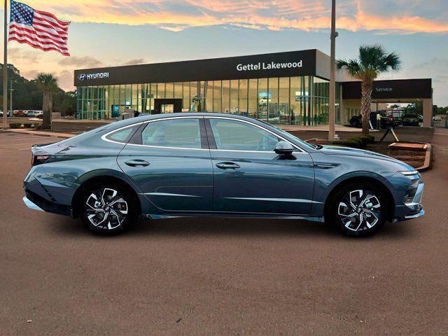 new 2024 Hyundai Sonata car, priced at $27,177