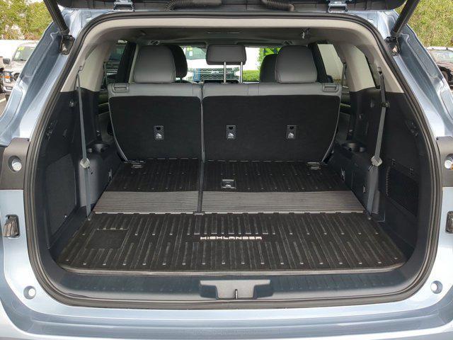 used 2022 Toyota Highlander car, priced at $39,981