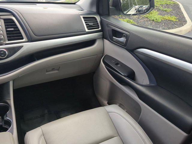 used 2019 Toyota Highlander car, priced at $26,499