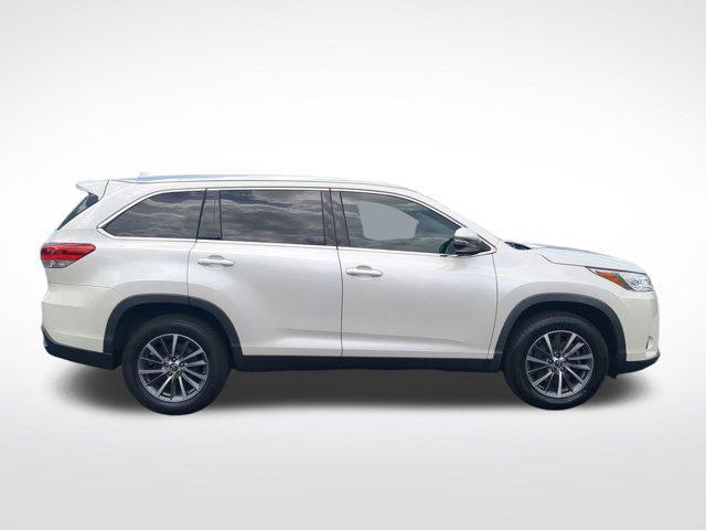used 2019 Toyota Highlander car, priced at $26,499