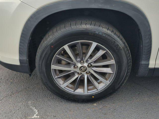 used 2019 Toyota Highlander car, priced at $26,499