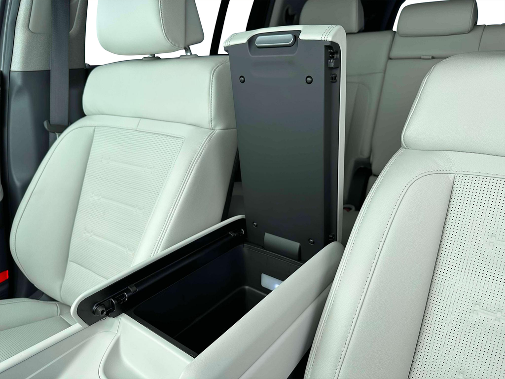 new 2025 Hyundai Santa Fe car, priced at $45,995