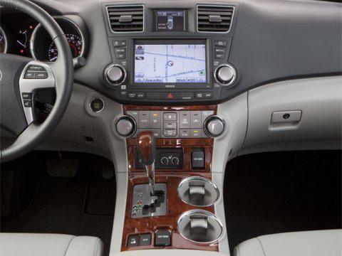 used 2013 Toyota Highlander car, priced at $15,359
