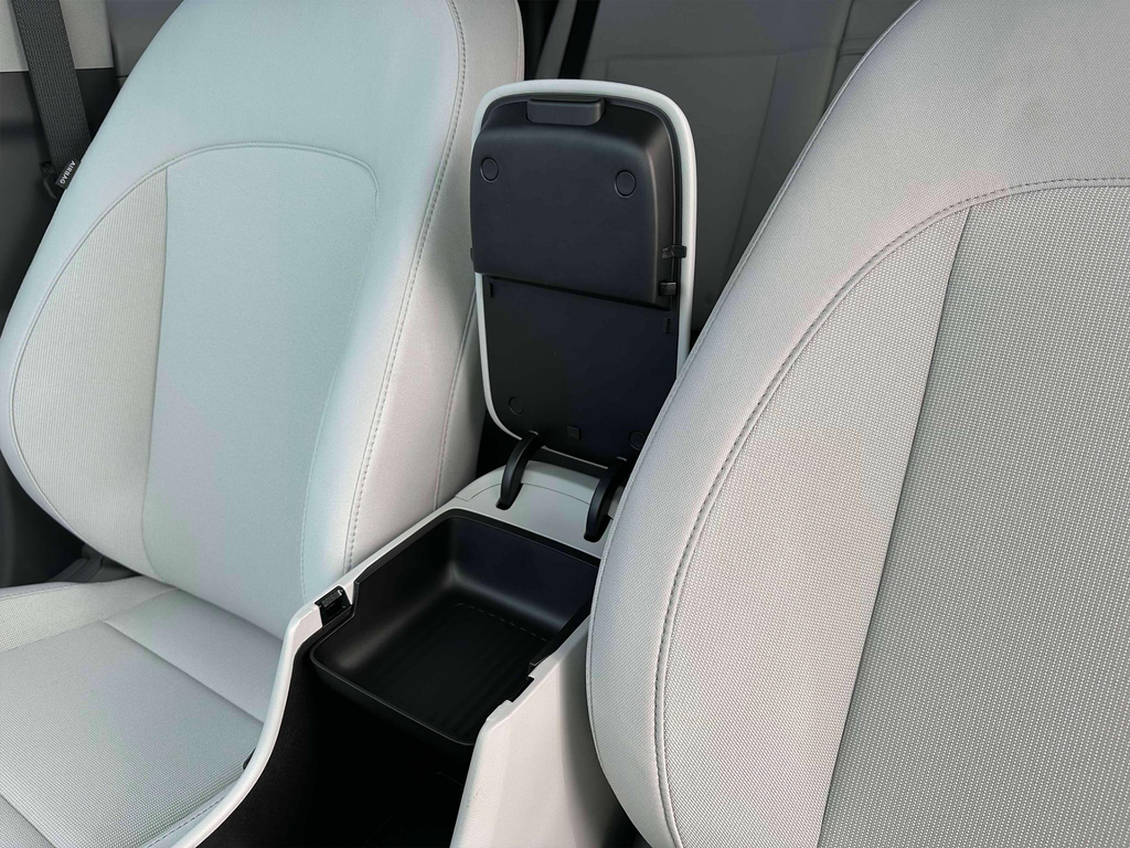 new 2025 Hyundai Kona car, priced at $25,658