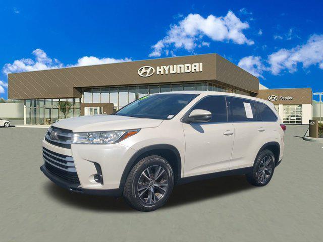 used 2019 Toyota Highlander car, priced at $22,980