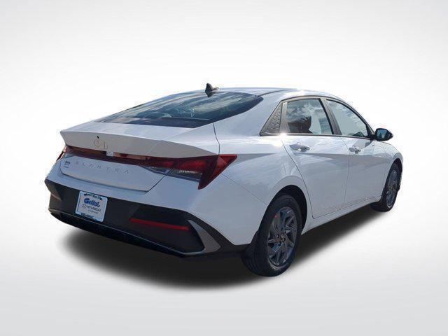 new 2025 Hyundai Elantra car, priced at $23,422