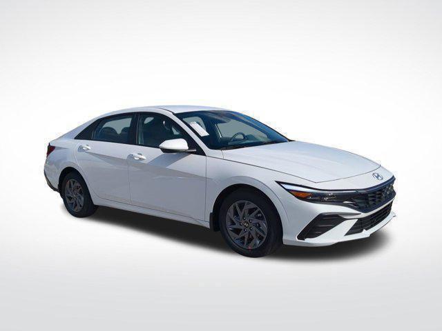 new 2025 Hyundai Elantra car, priced at $23,422