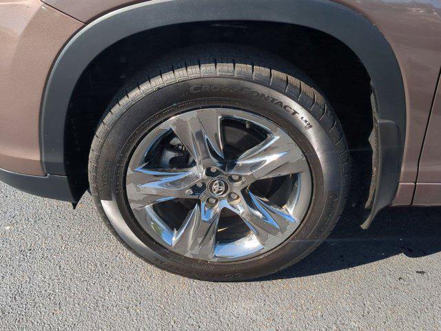used 2018 Toyota Highlander car, priced at $26,691