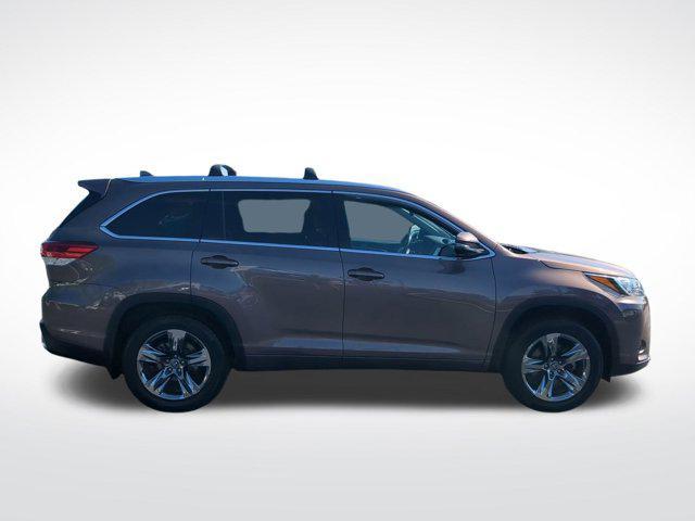 used 2018 Toyota Highlander car, priced at $26,691