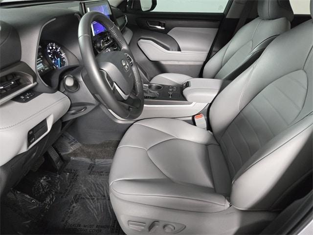 used 2024 Toyota Highlander Hybrid car, priced at $44,090
