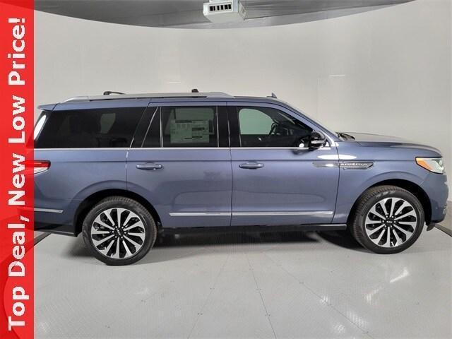 new 2023 Lincoln Navigator car, priced at $76,105