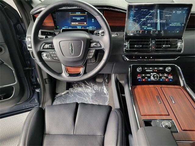 new 2023 Lincoln Navigator car, priced at $75,905