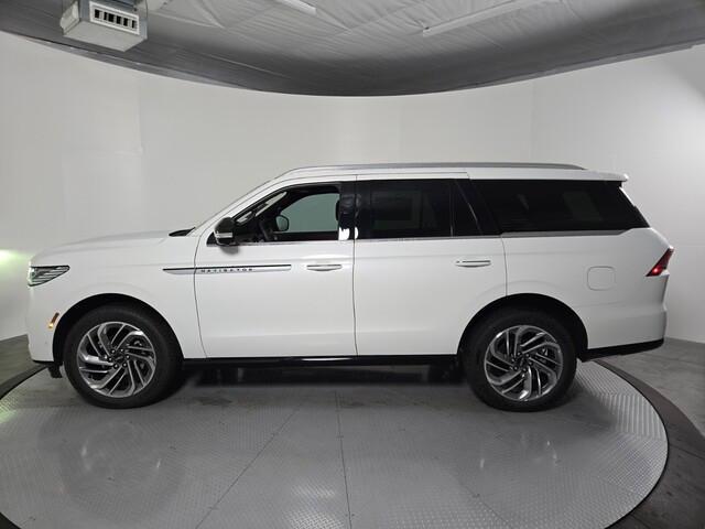 new 2025 Lincoln Navigator car, priced at $103,340