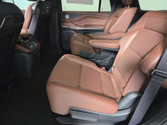 new 2025 Lincoln Navigator car, priced at $103,340