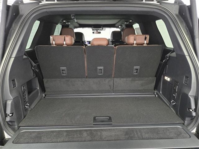 new 2025 Lincoln Navigator car, priced at $103,340
