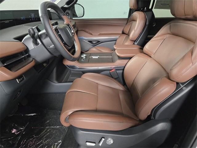 new 2025 Lincoln Navigator car, priced at $103,340
