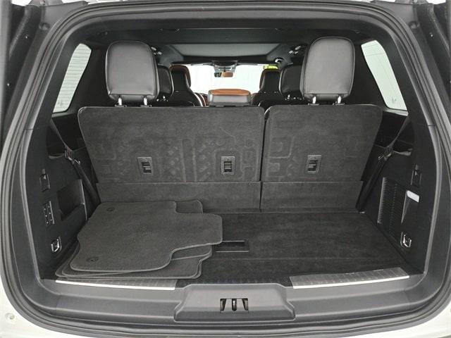 used 2021 Lincoln Navigator car, priced at $38,984