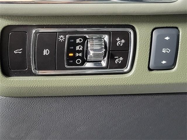 used 2023 Lincoln Navigator car, priced at $79,984