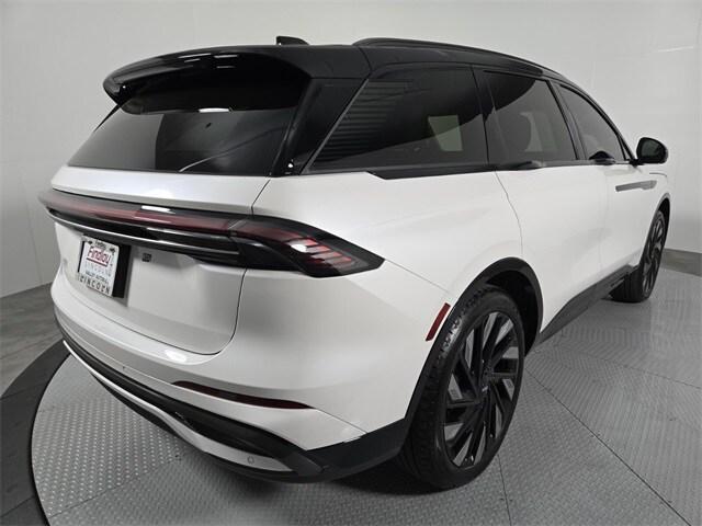 new 2025 Lincoln Nautilus car, priced at $71,521