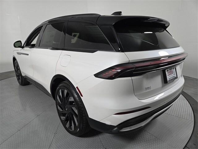 new 2025 Lincoln Nautilus car, priced at $71,521