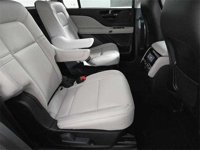 new 2025 Lincoln Aviator car, priced at $65,030