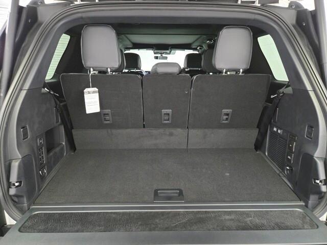 new 2025 Lincoln Navigator car, priced at $107,085