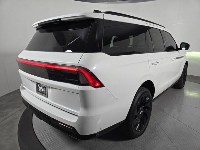new 2025 Lincoln Navigator car, priced at $107,085