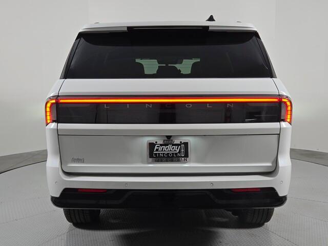 new 2025 Lincoln Navigator car, priced at $107,085