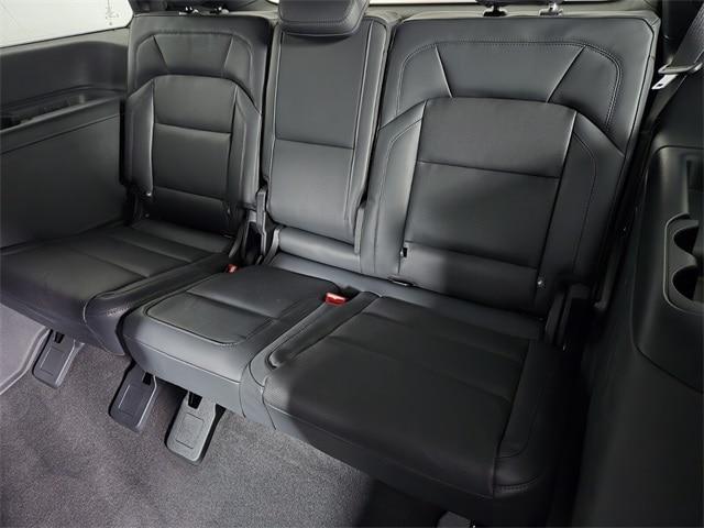 new 2025 Lincoln Navigator car, priced at $107,085