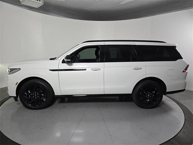 new 2025 Lincoln Navigator car, priced at $107,085