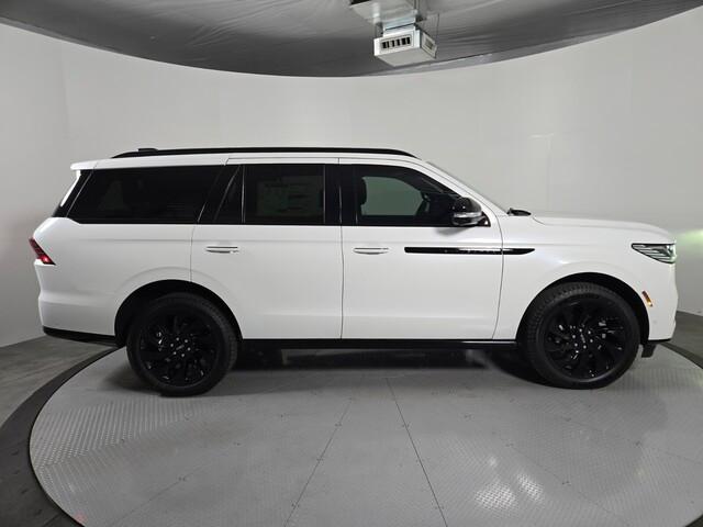 new 2025 Lincoln Navigator car, priced at $107,085