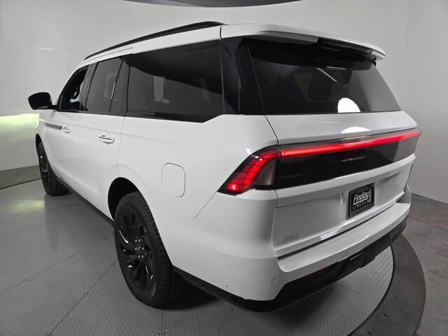 new 2025 Lincoln Navigator car, priced at $107,085