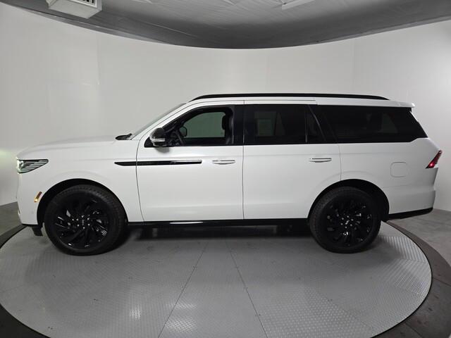 new 2025 Lincoln Navigator car, priced at $107,085