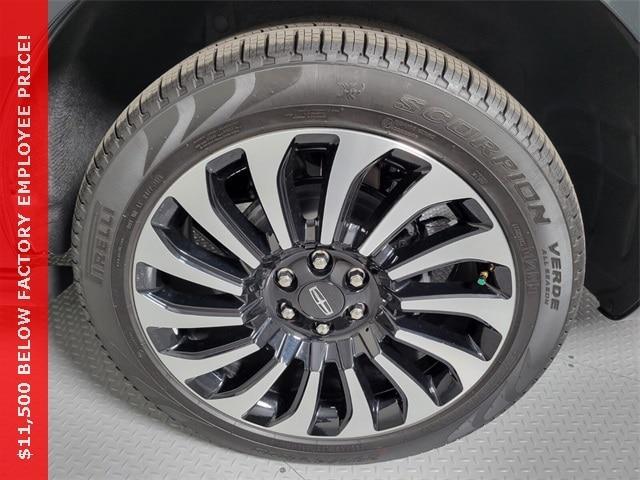 new 2024 Lincoln Navigator car, priced at $97,427