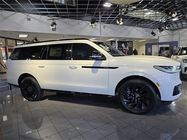 new 2025 Lincoln Navigator L car, priced at $110,075