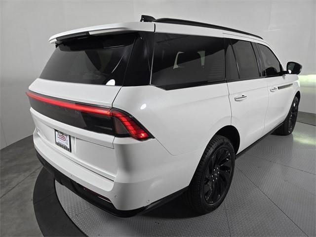 new 2025 Lincoln Navigator car, priced at $107,085
