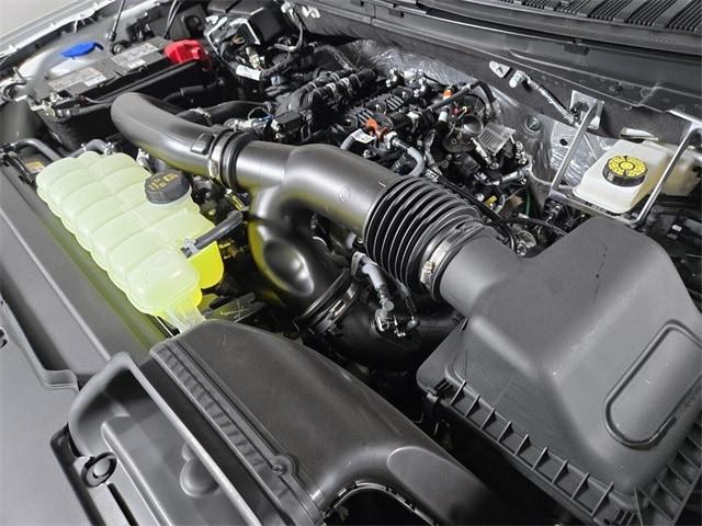 new 2025 Lincoln Navigator car, priced at $107,085