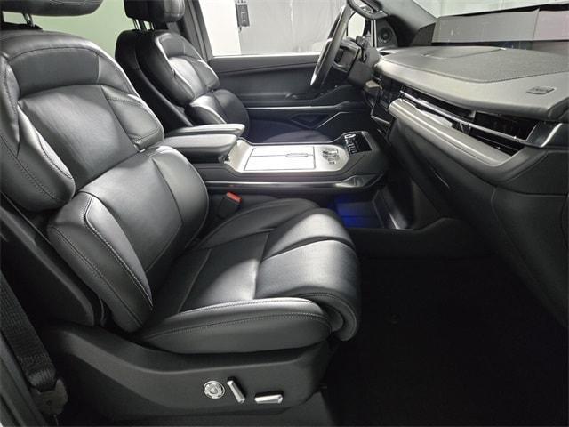 new 2025 Lincoln Navigator car, priced at $107,085