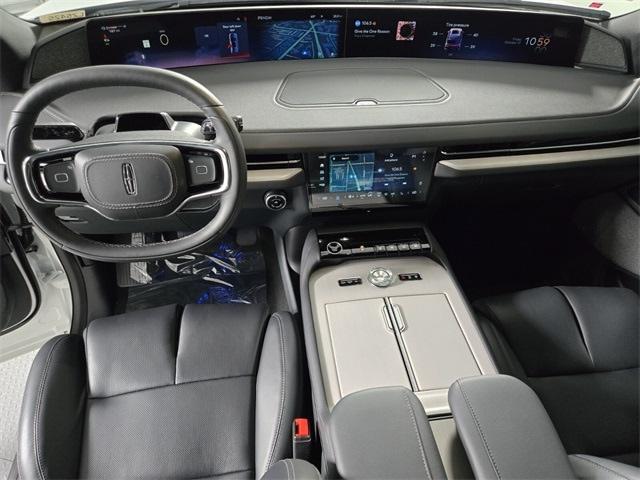 new 2025 Lincoln Navigator car, priced at $107,085