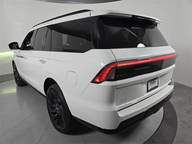 new 2025 Lincoln Navigator car, priced at $107,085