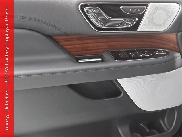 new 2024 Lincoln Navigator L car, priced at $89,337