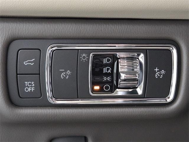 used 2022 Lincoln Nautilus car, priced at $35,484
