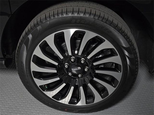 new 2024 Lincoln Navigator L car, priced at $105,071