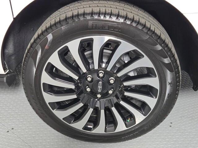 new 2024 Lincoln Navigator L car, priced at $98,411