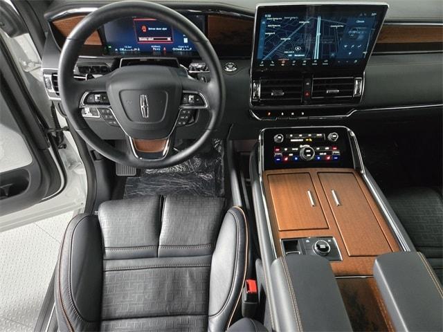 new 2024 Lincoln Navigator L car, priced at $105,911