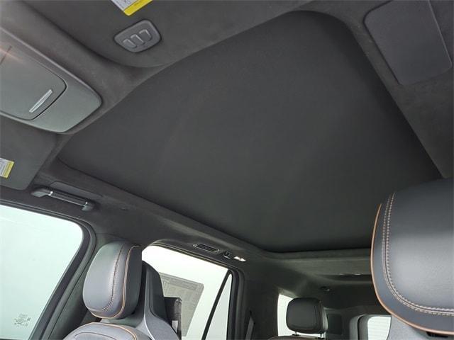 new 2025 Lincoln Navigator car, priced at $121,590